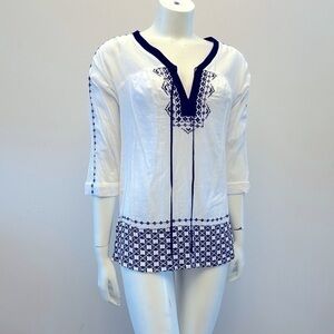NWT BAILEY 44 bohemian 100% cotton high end pretty top blouse. Navy & white.